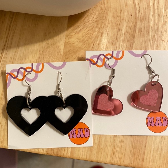 Hand Crafted Jewelry - Pair of Adorable Heart Earrings